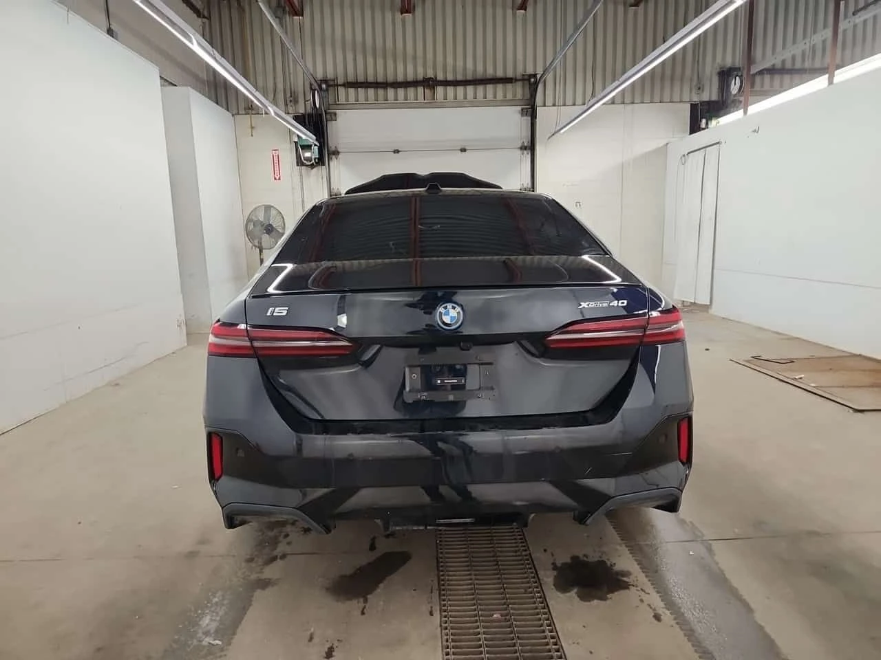 BMW i5  XDRIVE40 | HEAD-UP | PANO | ЦЕНА ДО БЪЛГАРИЯ , снимка 16 - Автомобили и джипове - 55178007
