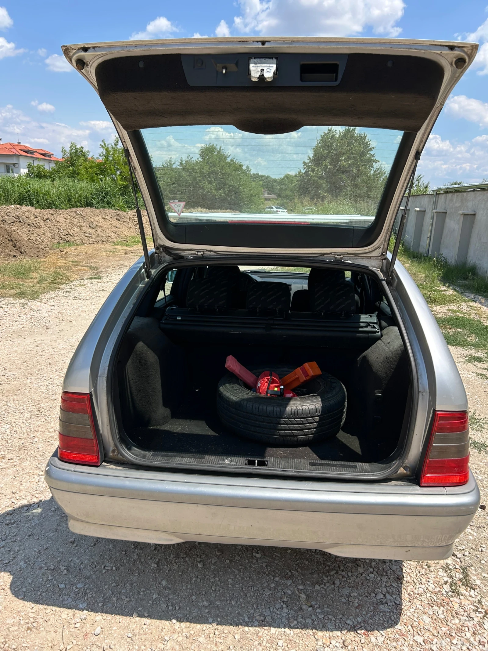 Mercedes-Benz C 180 Комби, снимка 4 - Автомобили и джипове - 55180094