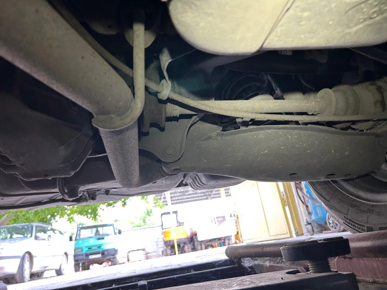 Mercedes-Benz C 180 Комби, снимка 17 - Автомобили и джипове - 55180094
