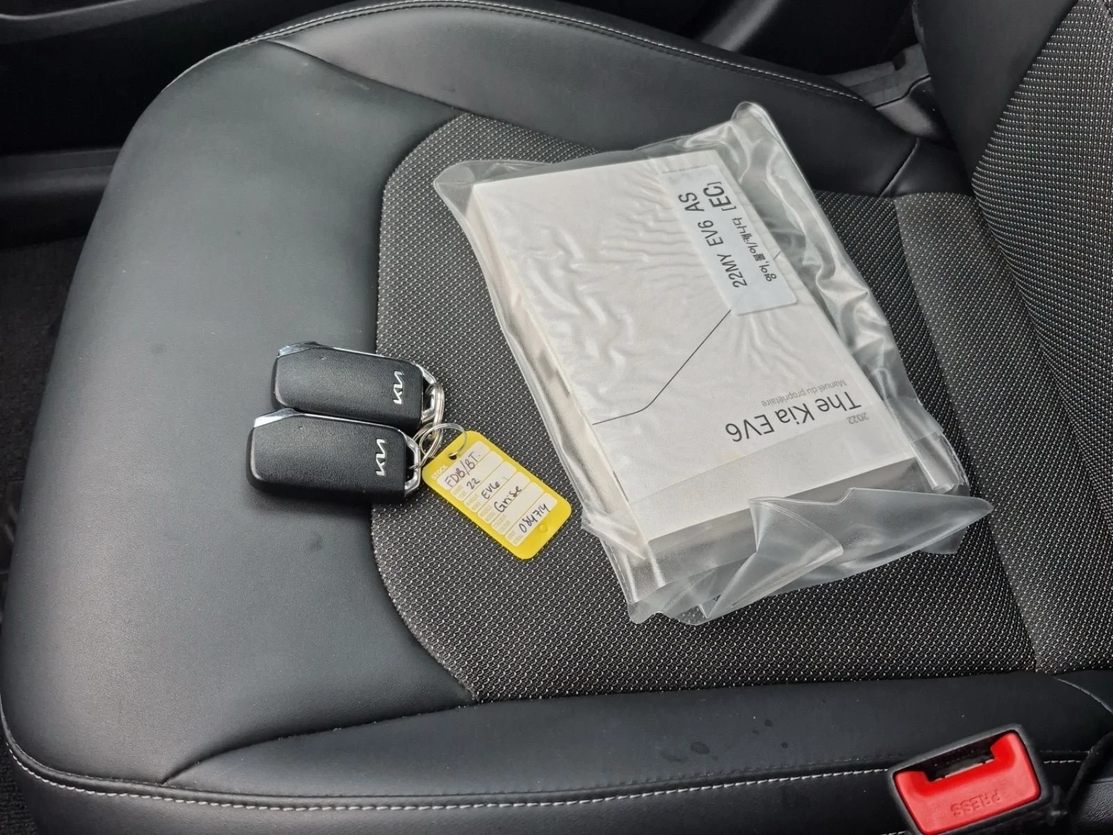 Kia EV6 LONG RANGE* 4x4* Back cam* Подгрев* 2ключа, снимка 12 - Автомобили и джипове - 56255668