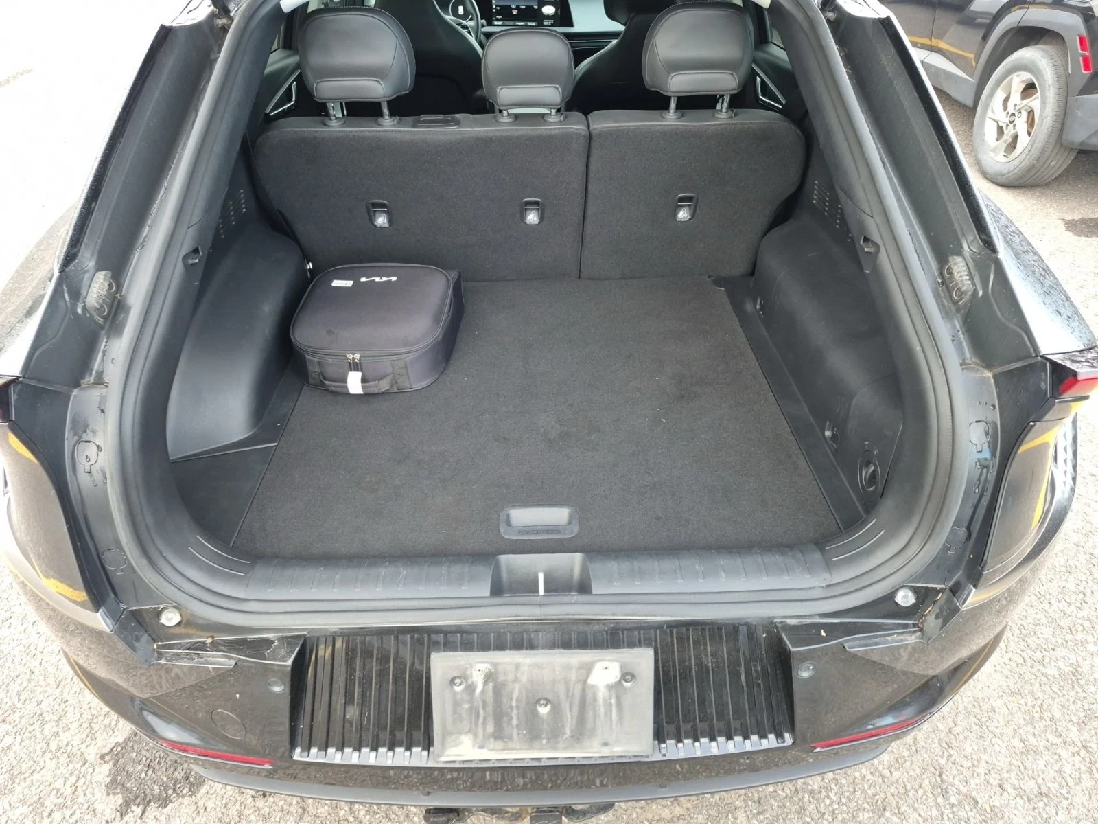 Kia EV6 LONG RANGE* 4x4* Back cam* Подгрев* 2ключа, снимка 13 - Автомобили и джипове - 56255668