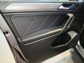 VW Tiguan R-LINE* BLACK-EDITION* PANOROOF* , снимка 17
