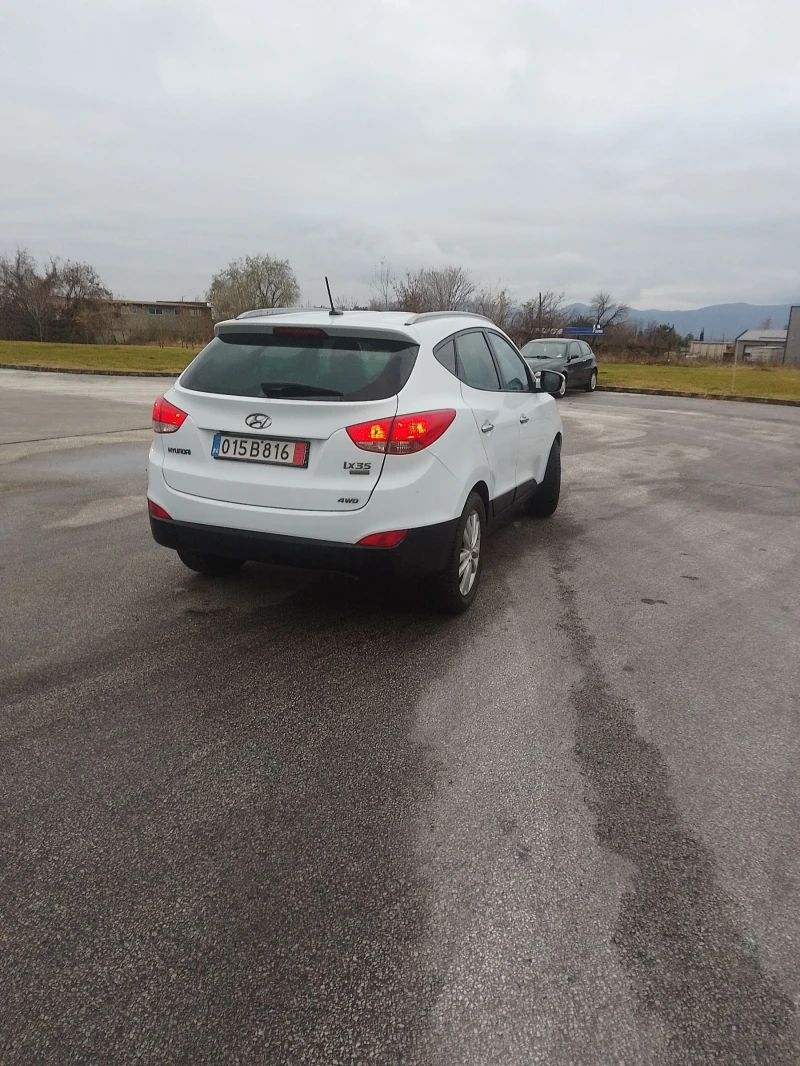 Hyundai IX35 2.0/4х4/automat, снимка 5 - Автомобили и джипове - 48212456