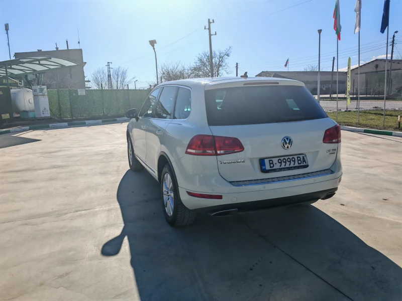 VW Touareg 3.0tdi, снимка 4 - Автомобили и джипове - 48881931