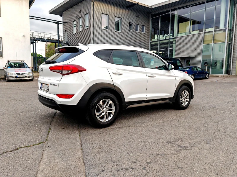 Hyundai Tucson 1.7 Start-stop comfort, снимка 6 - Автомобили и джипове - 52791912
