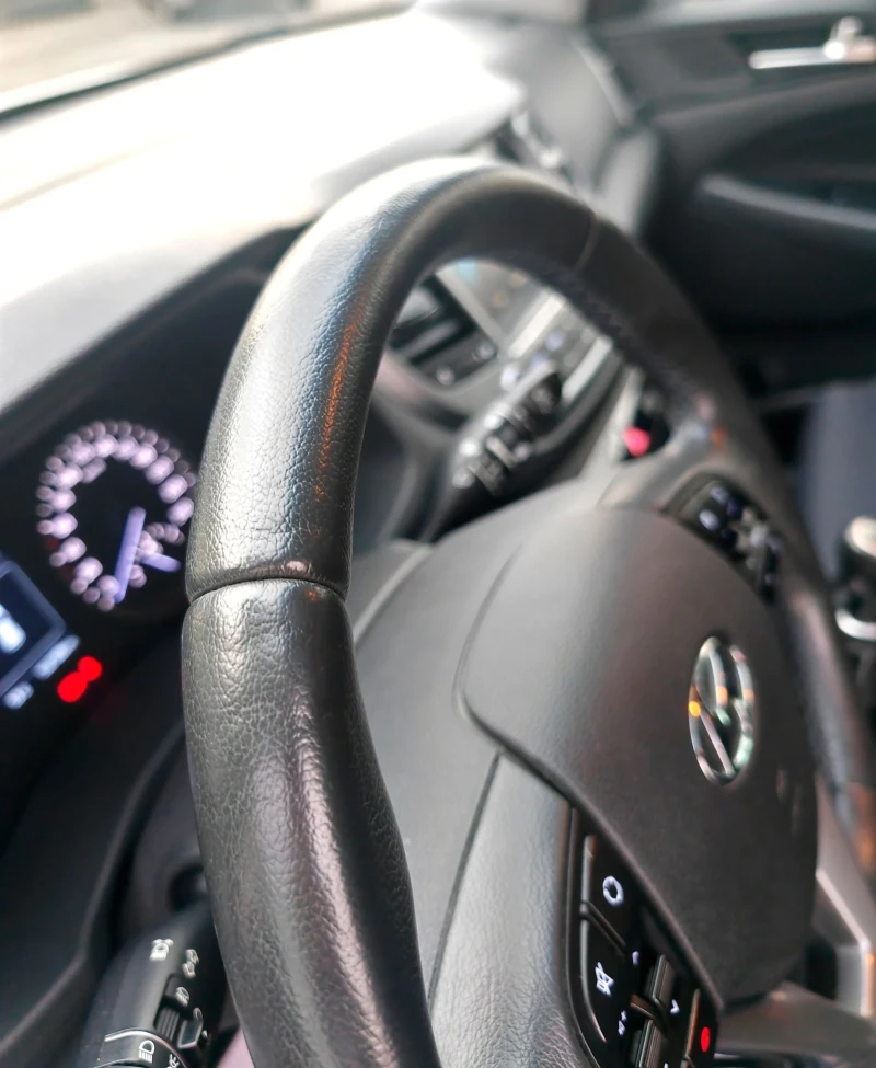 Hyundai Tucson 1.7 Start-stop comfort, снимка 9 - Автомобили и джипове - 52791912