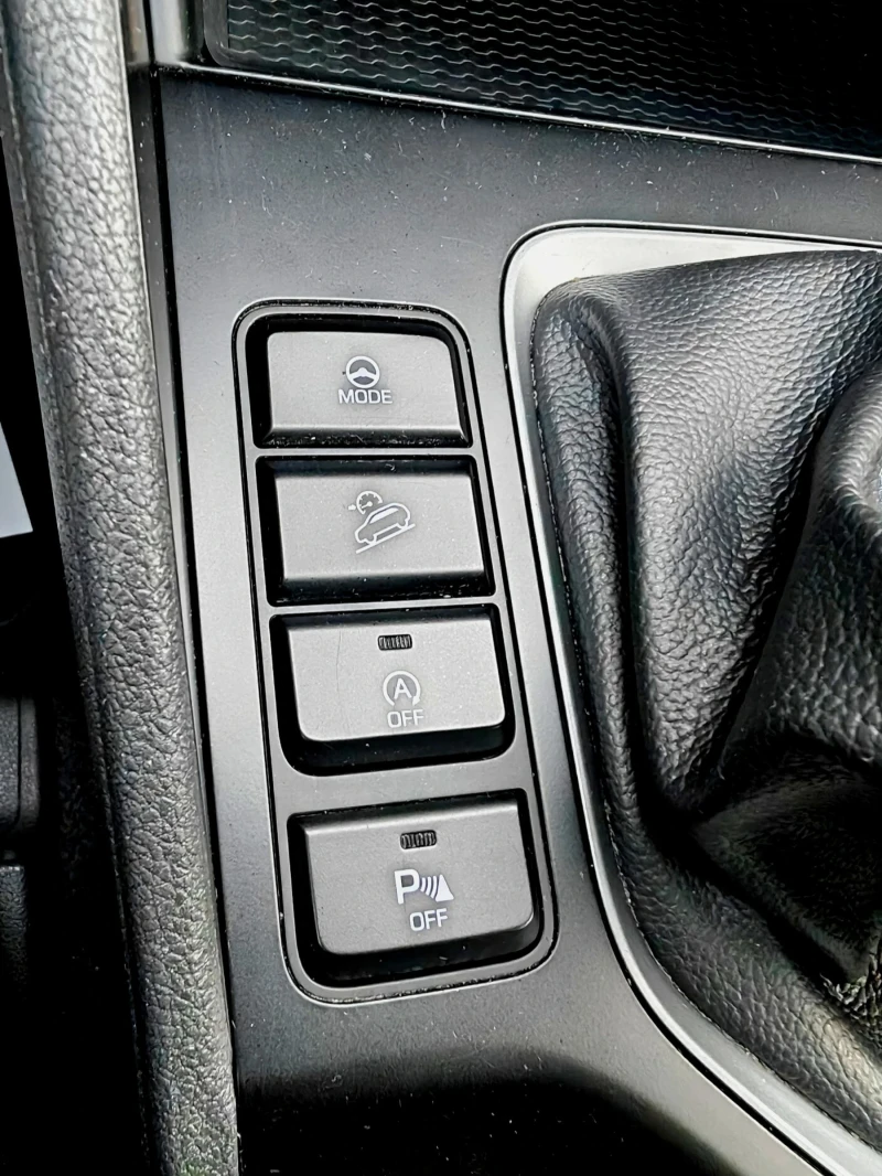 Hyundai Tucson 1.7 Start-stop comfort, снимка 13 - Автомобили и джипове - 52791912