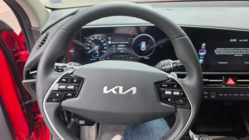 Kia Niro 1.6i HEV Executive, снимка 8 - Автомобили и джипове - 51957664