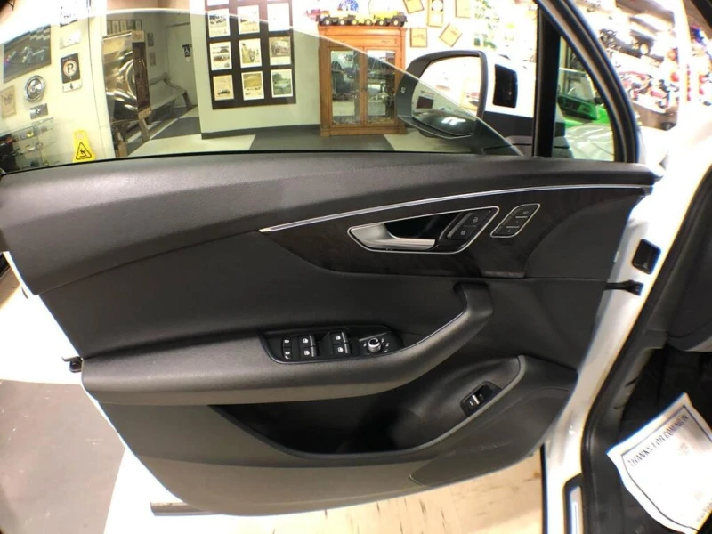 Audi Q7 * S LINE AWD 7 PASS NAVI LEATHER PAN/ROOF B/SPOT C, снимка 14 - Автомобили и джипове - 52848395