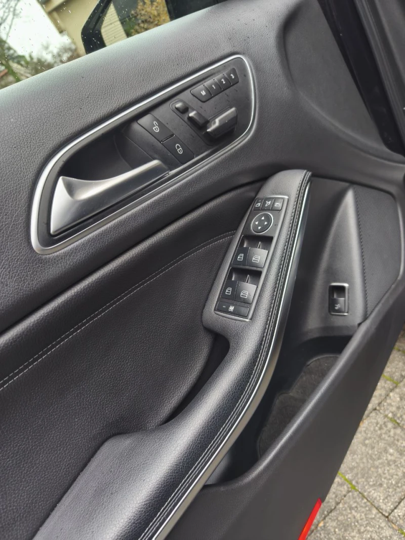 Mercedes-Benz GLA 220 4MATIC AMG SPORT, снимка 16 - Автомобили и джипове - 53412831