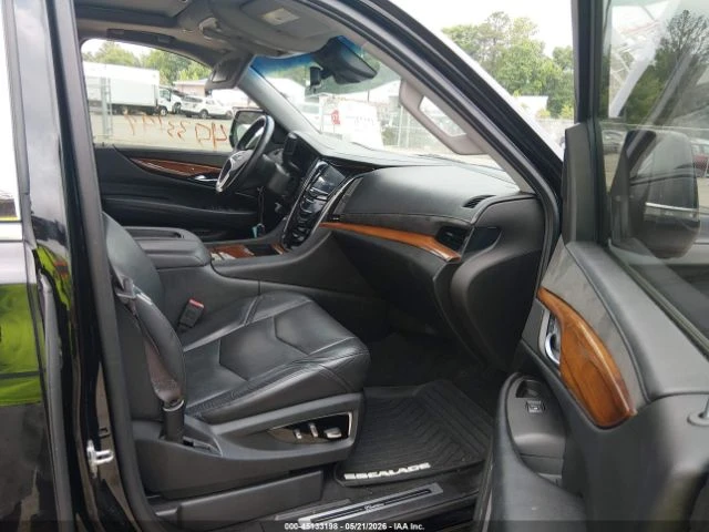 Cadillac Escalade LUXURY| HUD| ПОДГРЕВ| ОБДУХВАНЕ| 360, снимка 5 - Автомобили и джипове - 55000717