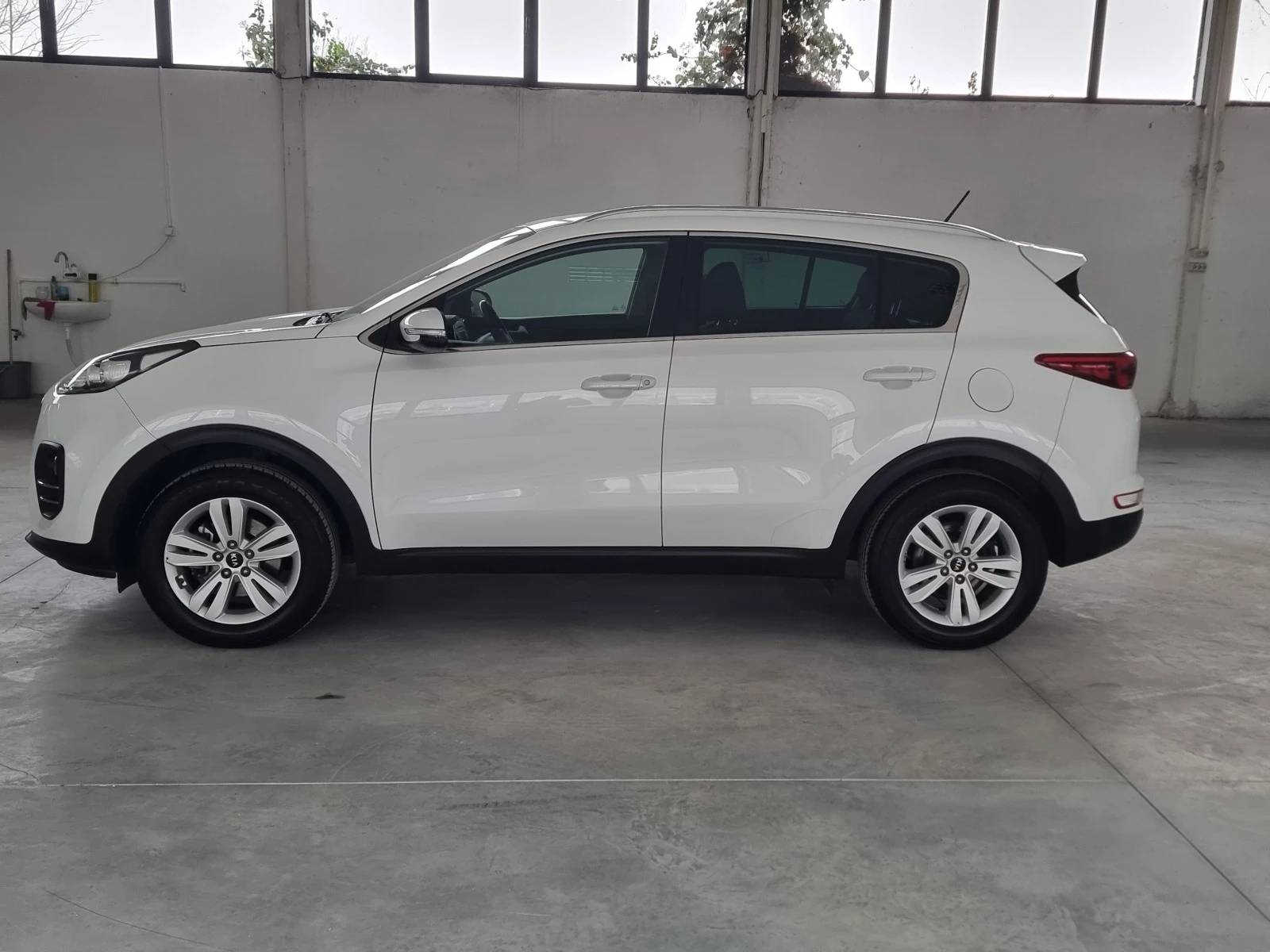 Kia Sportage 1.6 BENZIN 132 KN - изображение 3