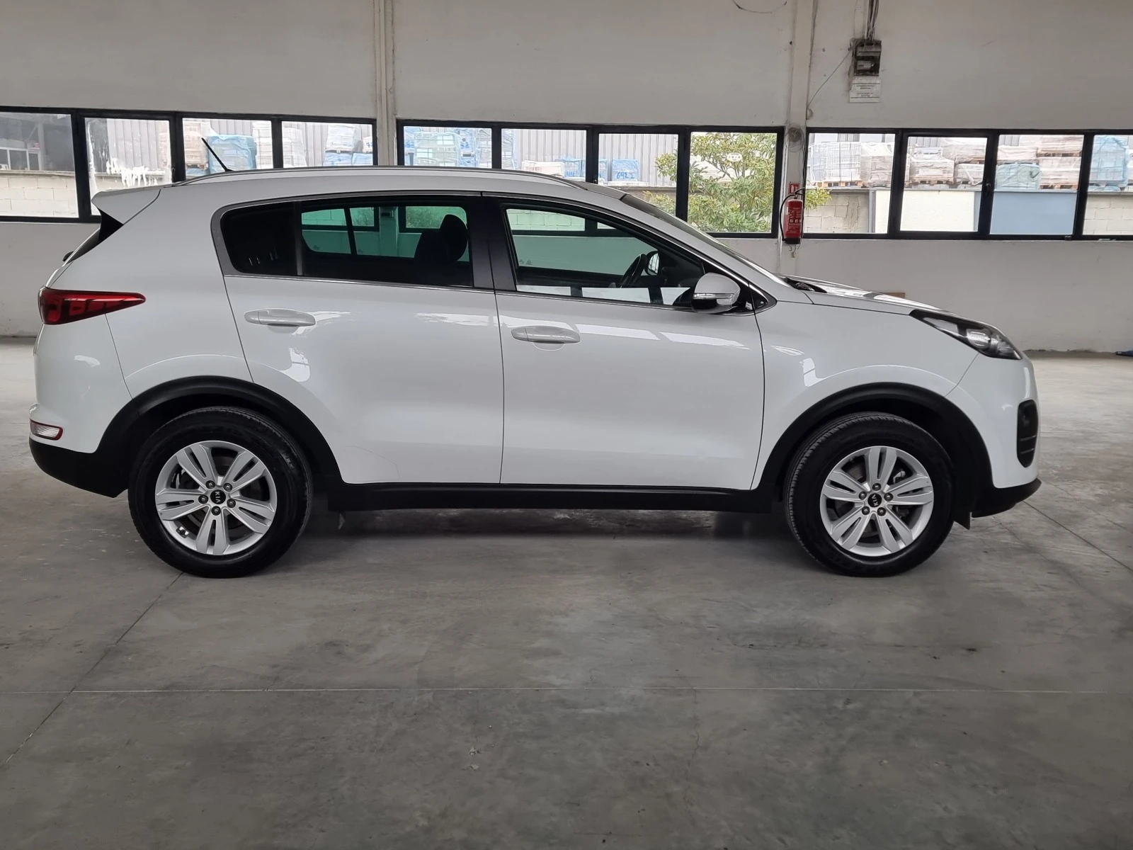 Kia Sportage 1.6 BENZIN 132 KN - изображение 6