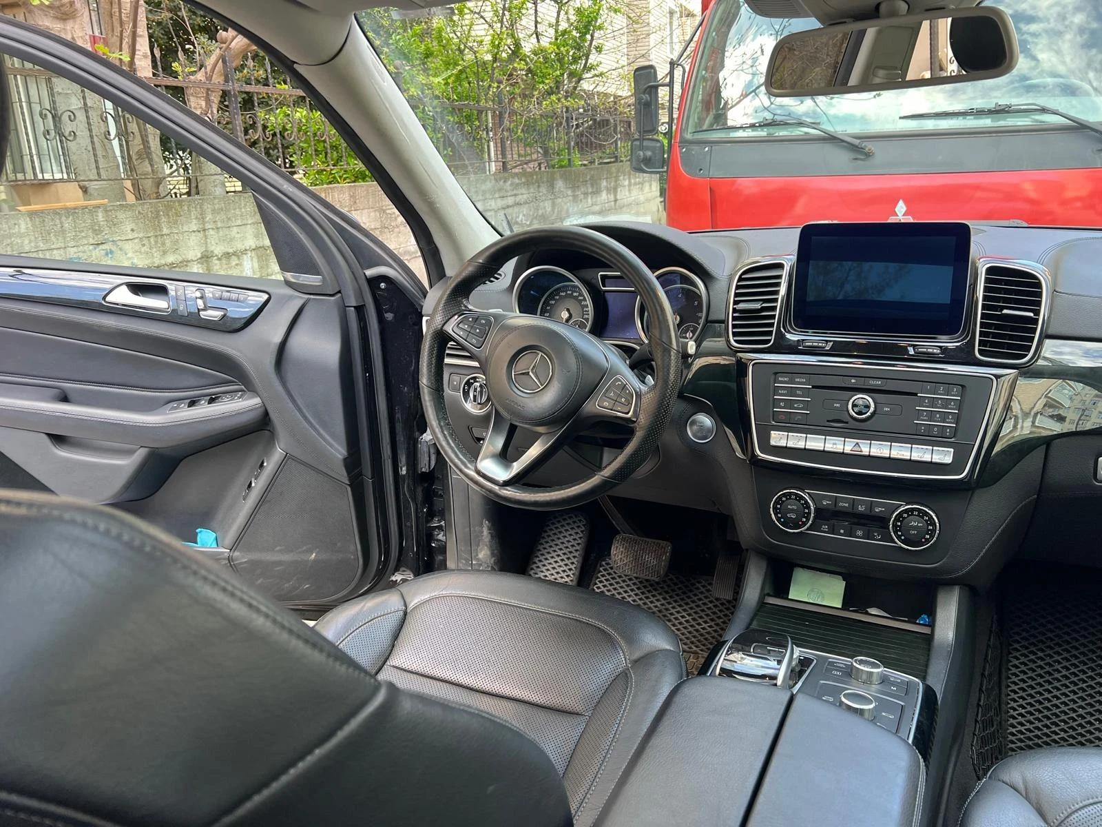 Mercedes-Benz GLS 350  - изображение 9