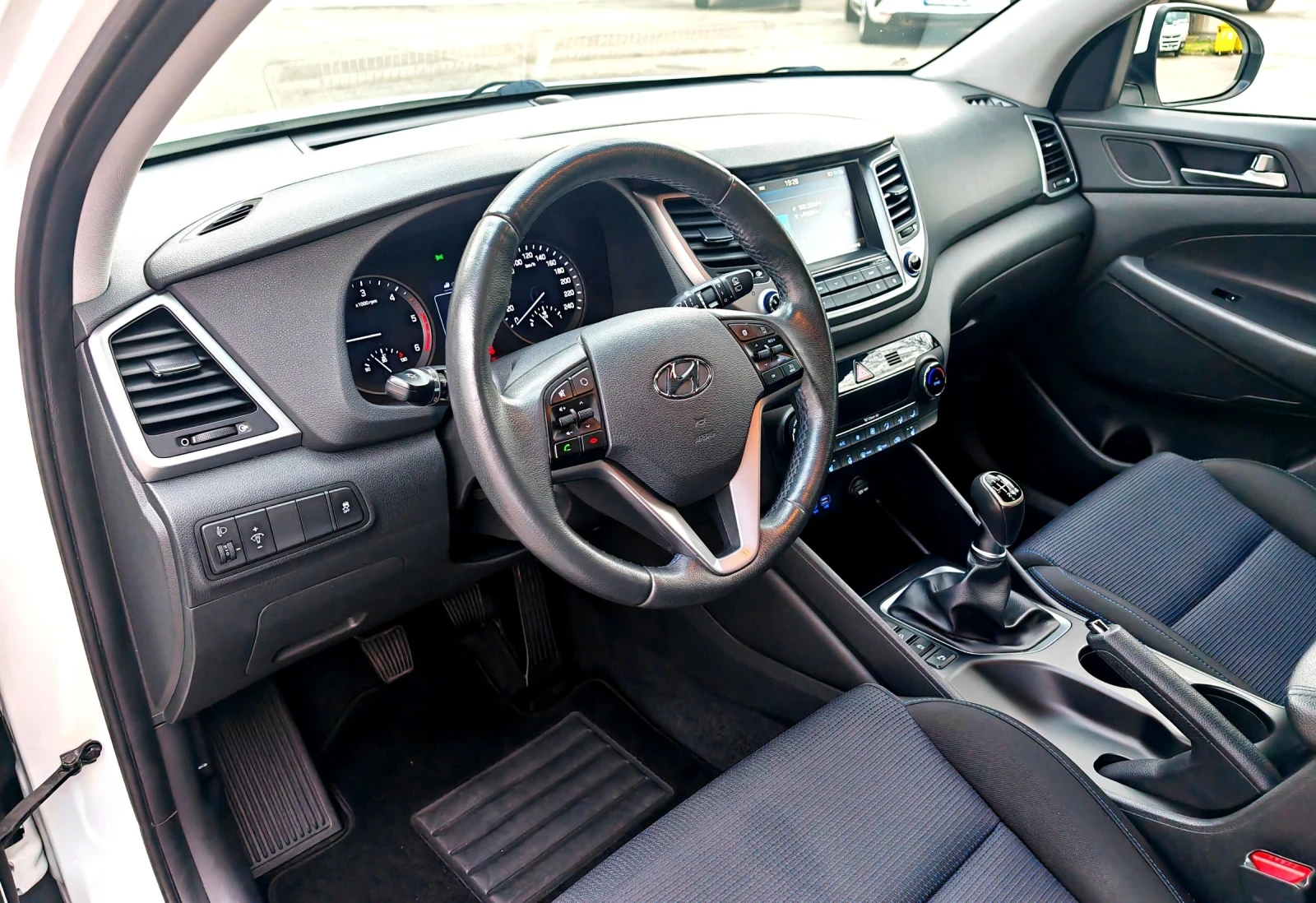 Hyundai Tucson 1.7 Start-stop comfort - изображение 8