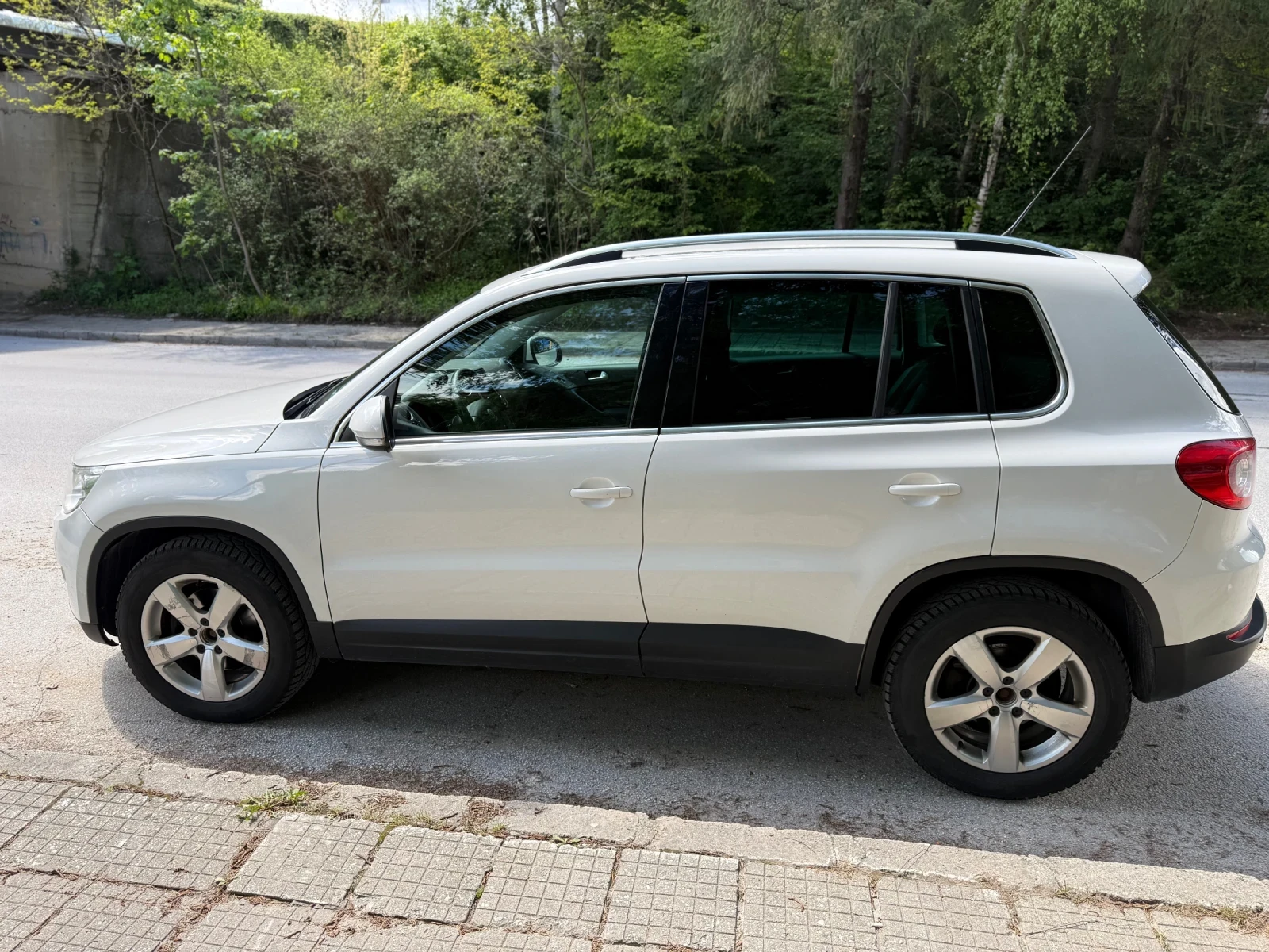 VW Tiguan 2.0 TDI 4x4 - изображение 8