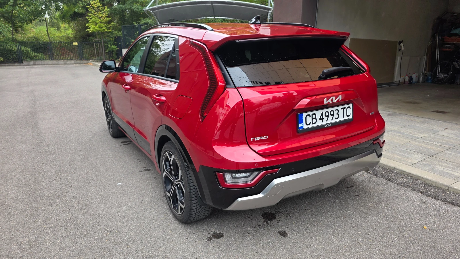 Kia Niro 1.6i HEV Executive - изображение 2