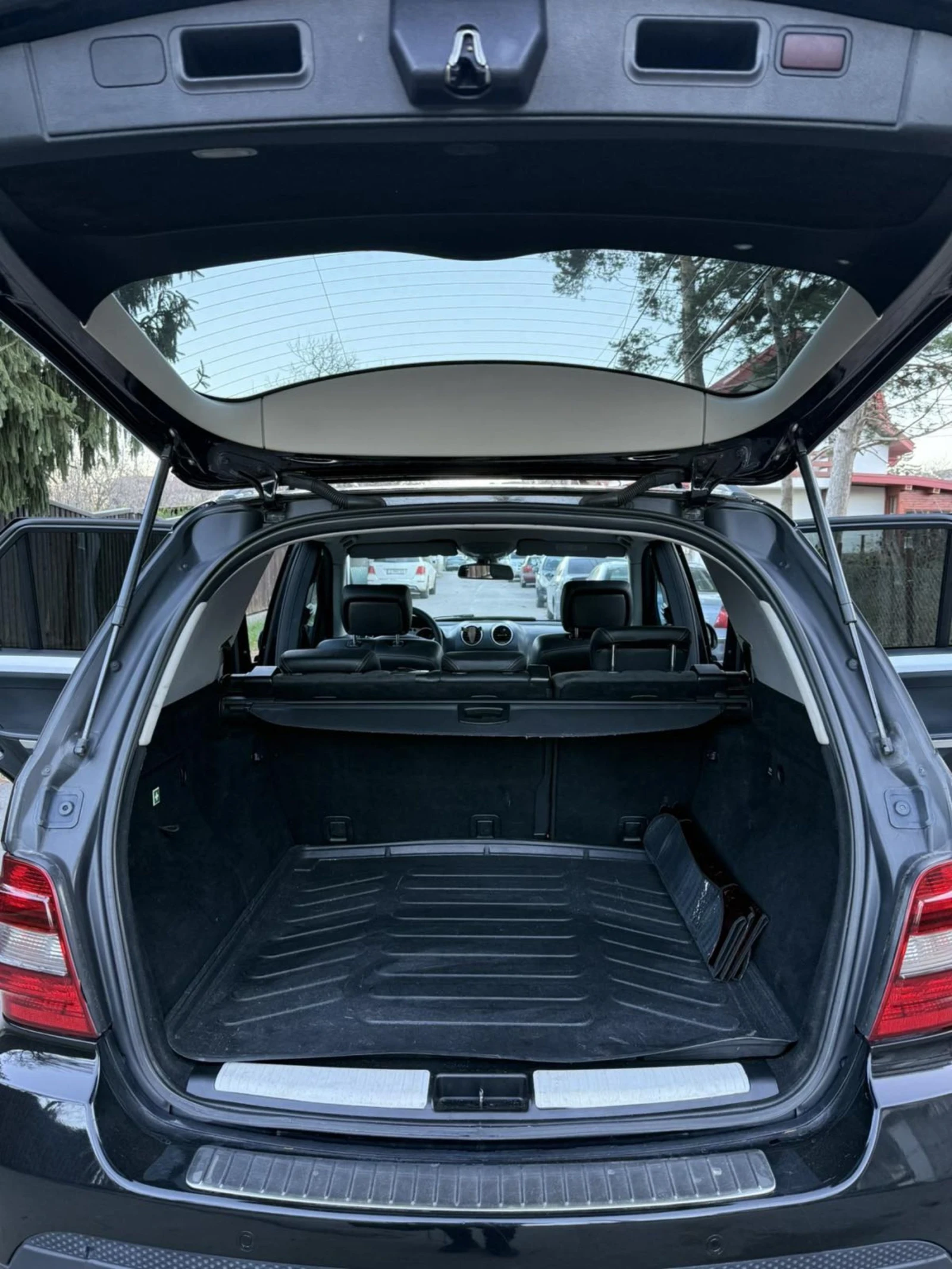 Mercedes-Benz ML 320, снимка 9 - Автомобили и джипове - 54000477