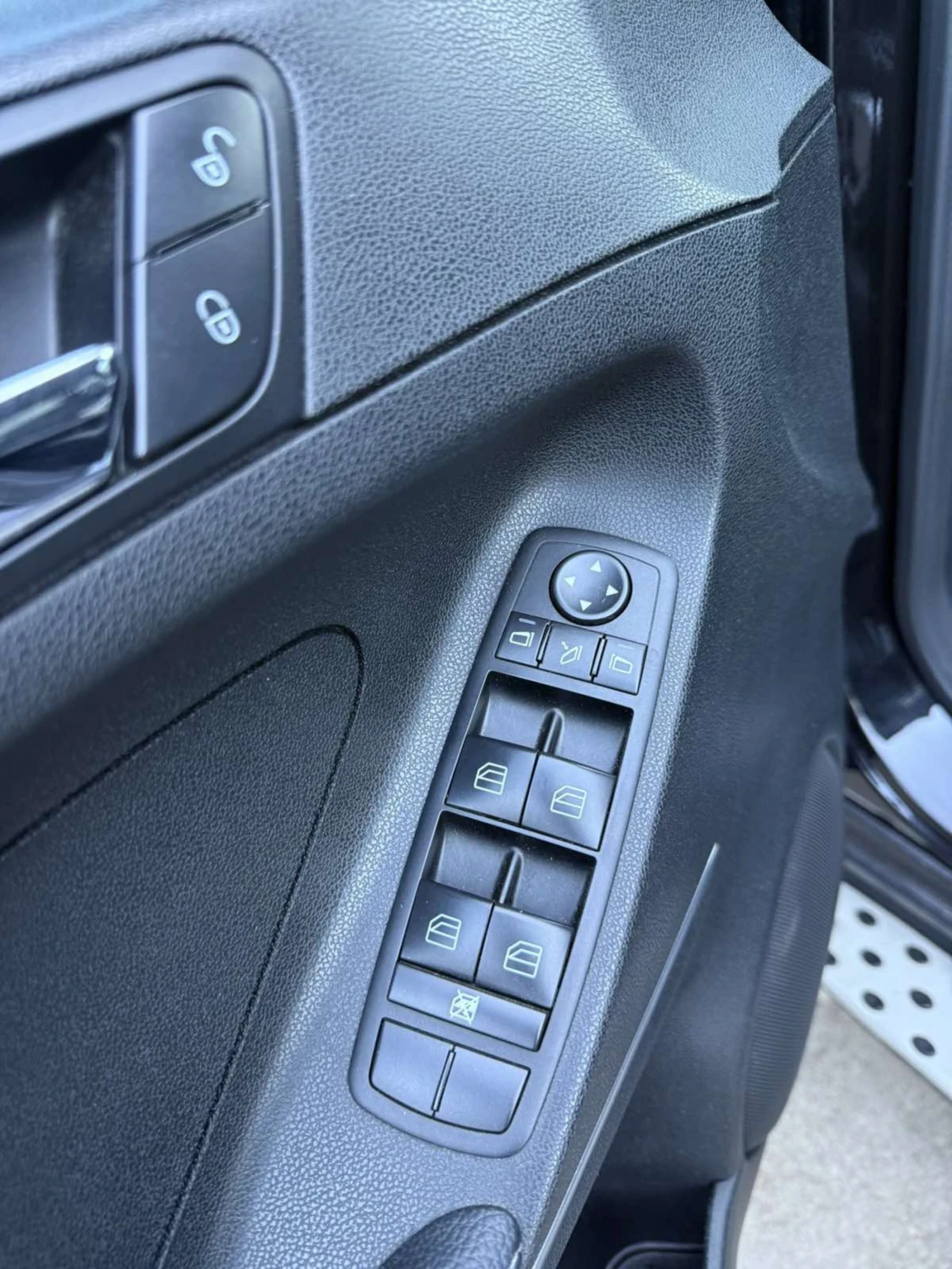 Mercedes-Benz ML 320, снимка 3 - Автомобили и джипове - 54000477