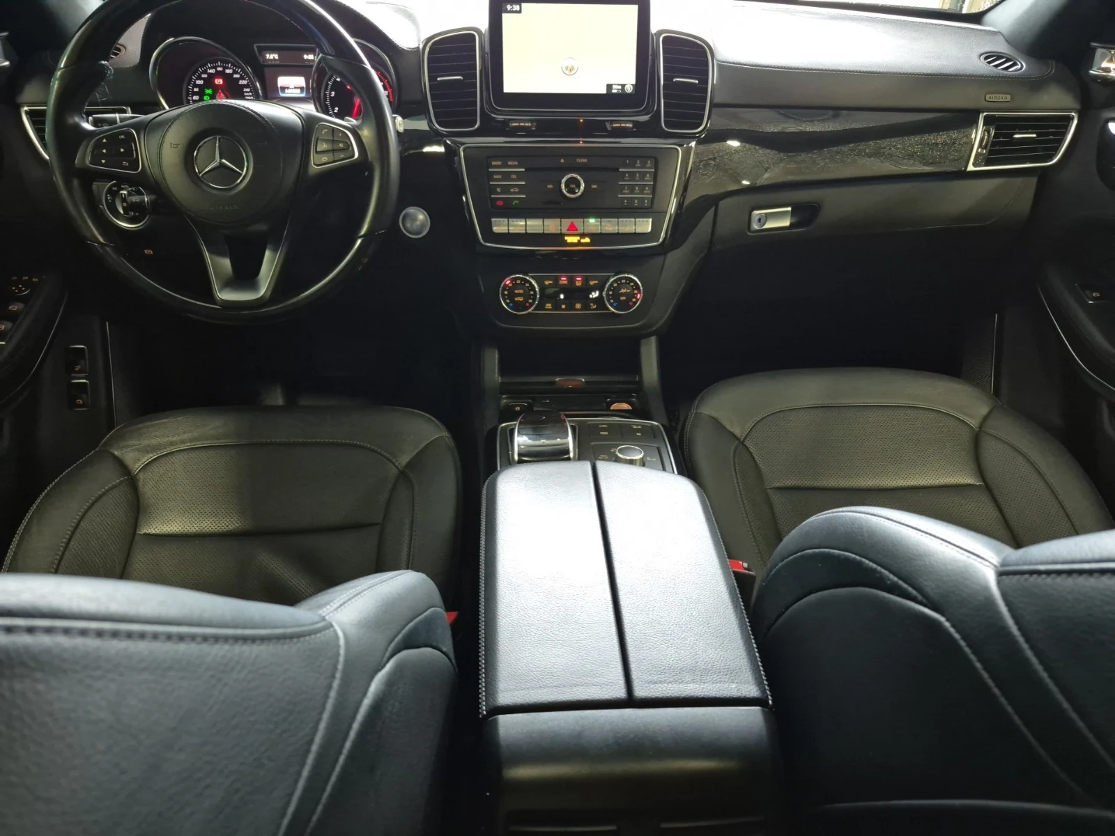 Mercedes-Benz GLS 550 AMG * * CARFAX * * АВТО КРЕДИТ * * , снимка 4 - Автомобили и джипове - 54070271