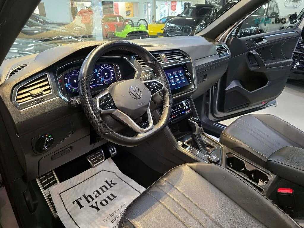 VW Tiguan R-LINE* BLACK-EDITION* PANOROOF* , снимка 8 - Автомобили и джипове - 54827552