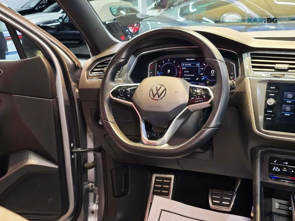 VW Tiguan R-LINE* BLACK-EDITION* PANOROOF* , снимка 9 - Автомобили и джипове - 54827552