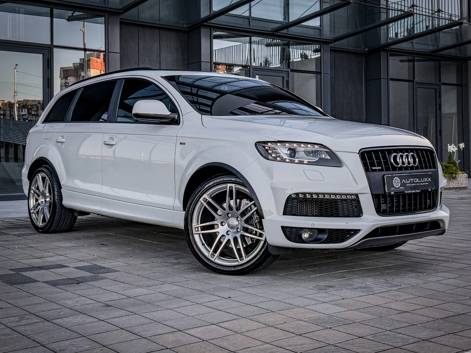 Audi Q7 3.0TDI EXCLUSIVE/3xTV/S Line Plus/21/PANO/FULLMAXX, снимка 3 - Автомобили и джипове - 54938159