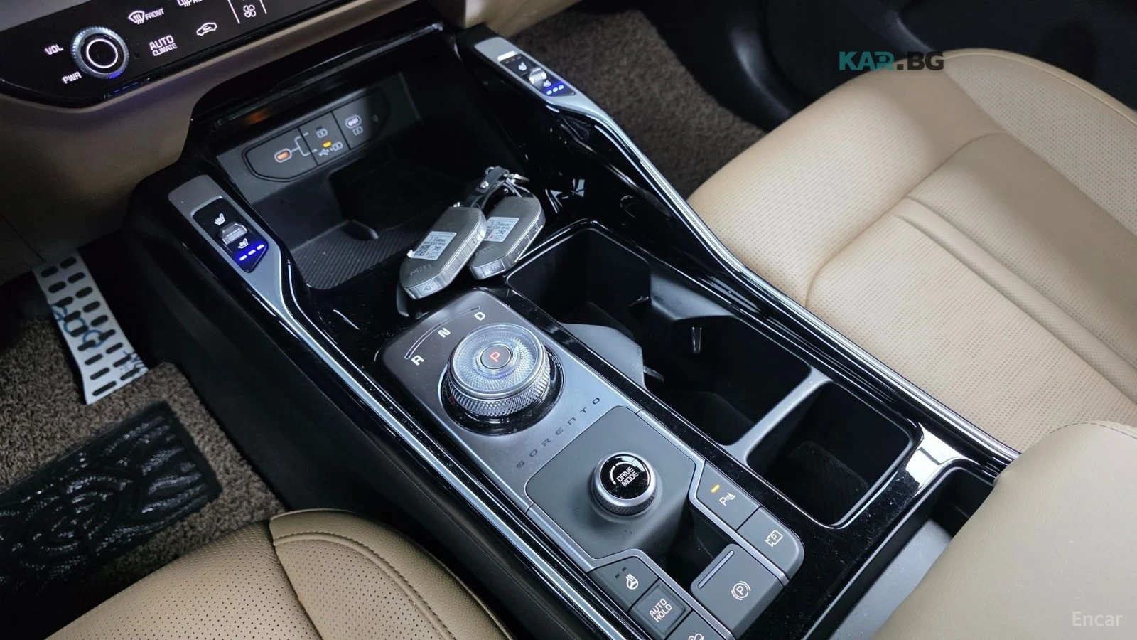Kia Sorento HEV-1.6* SIGNATURE* 360CAMERA* BLIND-SPOT* PANO* , снимка 12 - Автомобили и джипове - 55045237