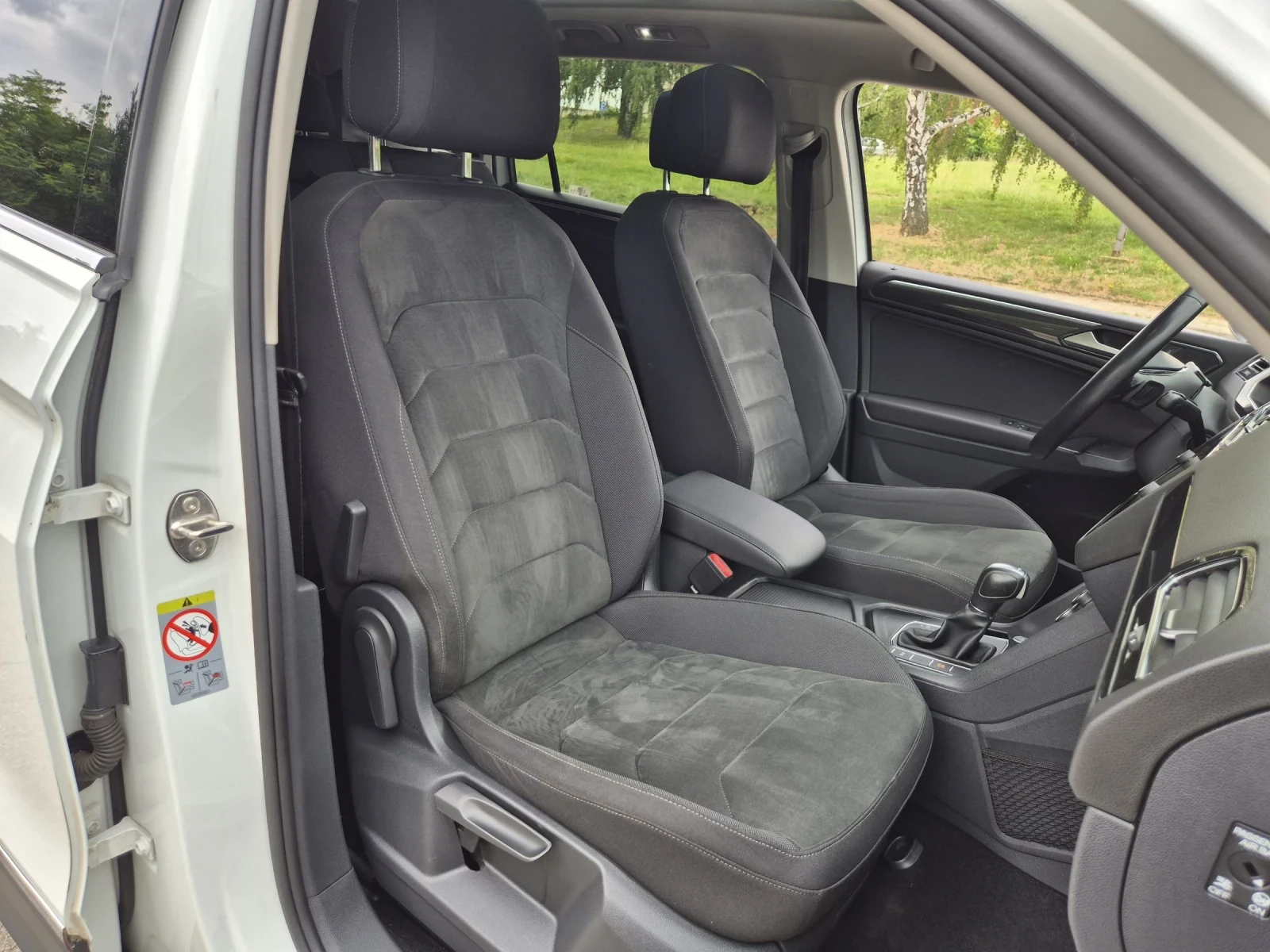 VW Tiguan Allspase 7 Местен Digital Matrix Панорама , снимка 11 - Автомобили и джипове - 55205853