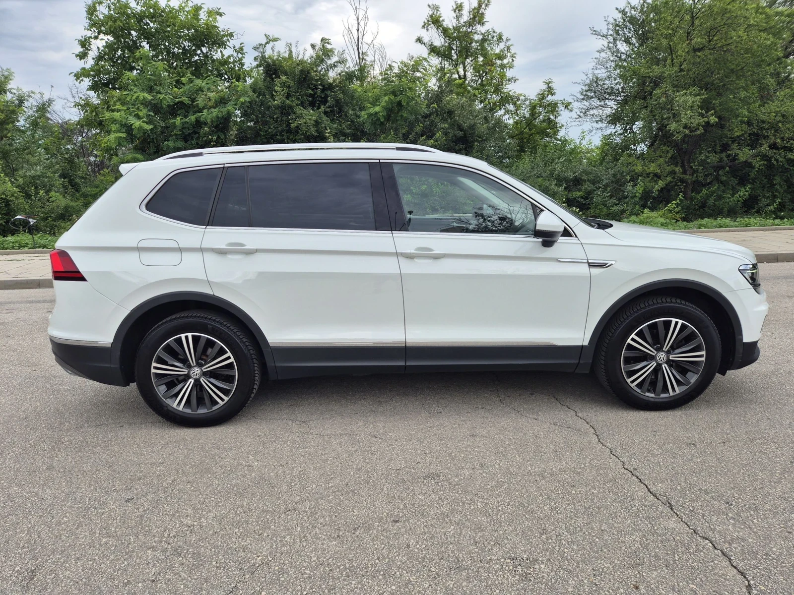 VW Tiguan Allspase 7 Местен Digital Matrix Панорама , снимка 8 - Автомобили и джипове - 55205853