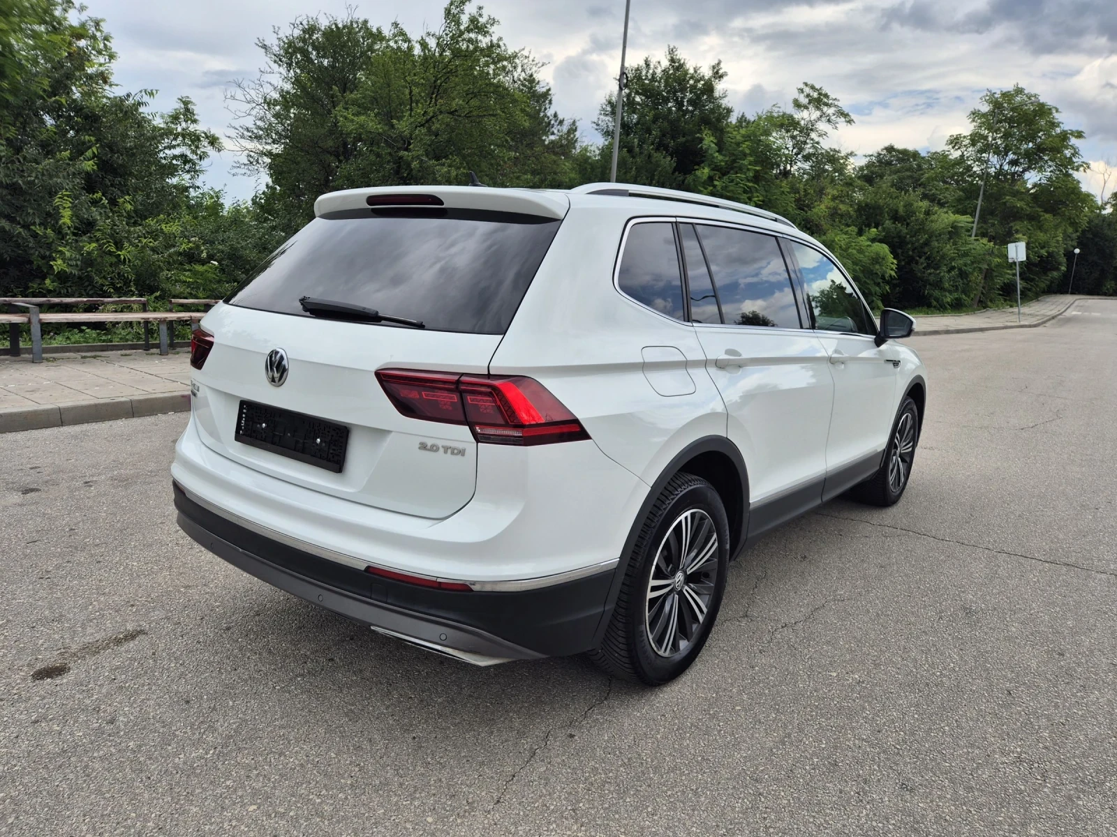 VW Tiguan Allspase 7 Местен Digital Matrix Панорама , снимка 3 - Автомобили и джипове - 55205853