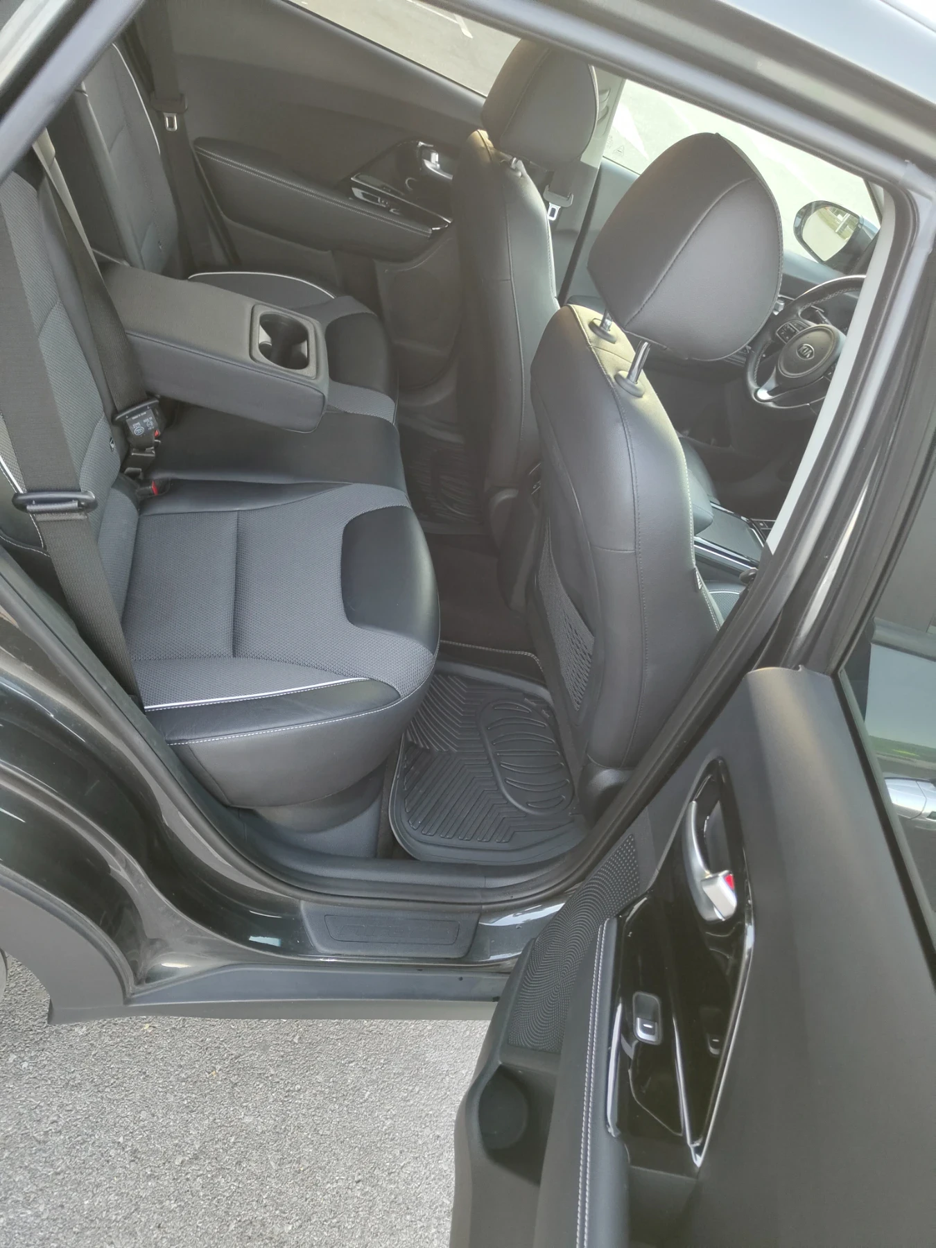 Kia Niro 65kWh/SOH100%/KIA CONNECT/2021/Шибедах, снимка 10 - Автомобили и джипове - 55238955
