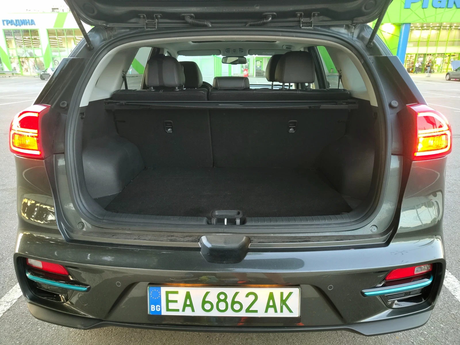 Kia Niro 65kWh/SOH100%/KIA CONNECT/2021/Шибедах, снимка 11 - Автомобили и джипове - 55238955