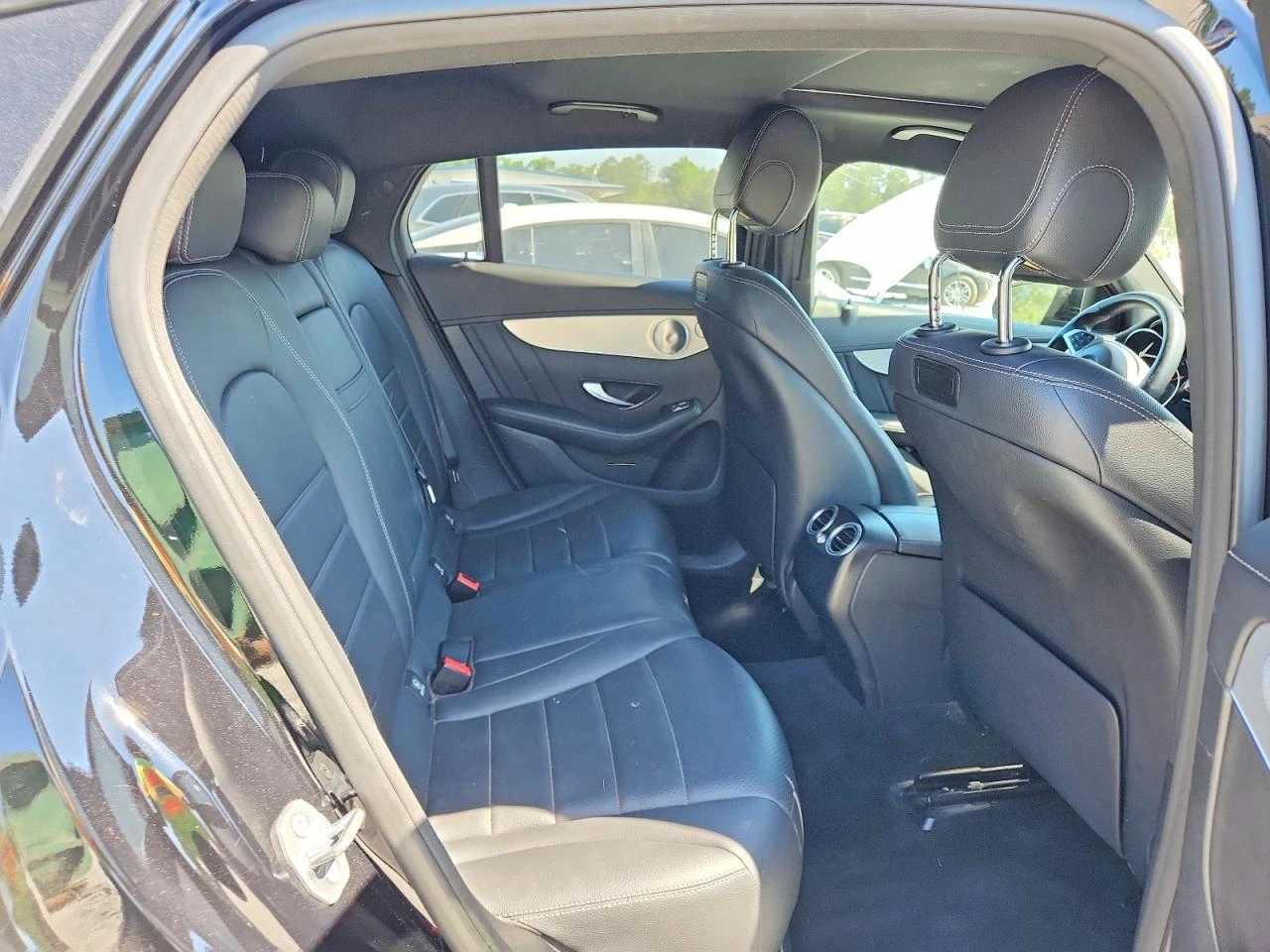 Mercedes-Benz GLC 2.0l Coupe 300 4Matic, снимка 11 - Автомобили и джипове - 55773324