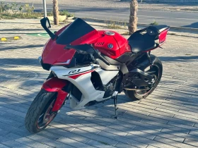  Yamaha YZF-R1