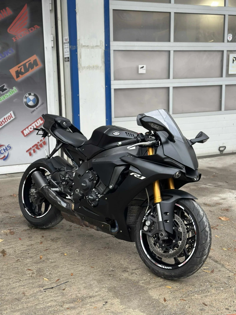 Yamaha YZF-R1