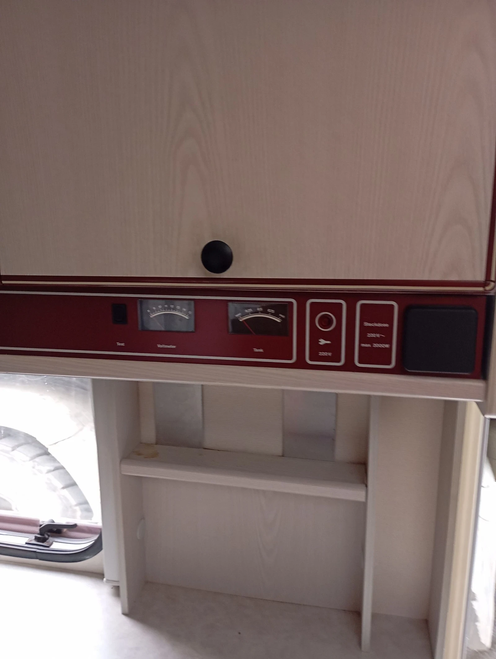 Каравана Knaus 1504, снимка 9 - Каравани и кемпери - 54173347