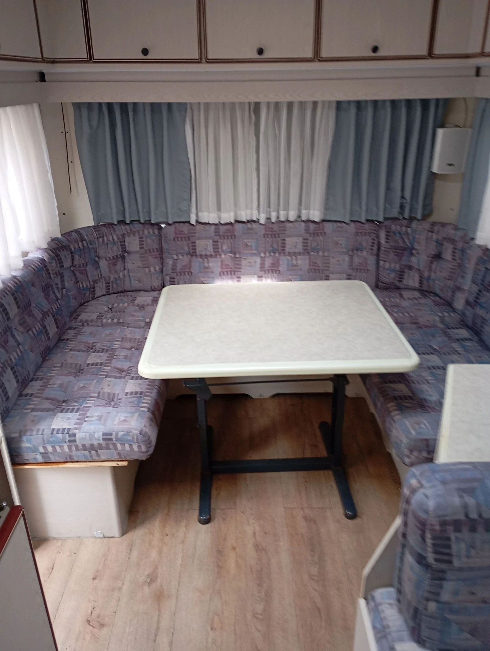 Каравана Knaus 1504, снимка 6 - Каравани и кемпери - 54173347