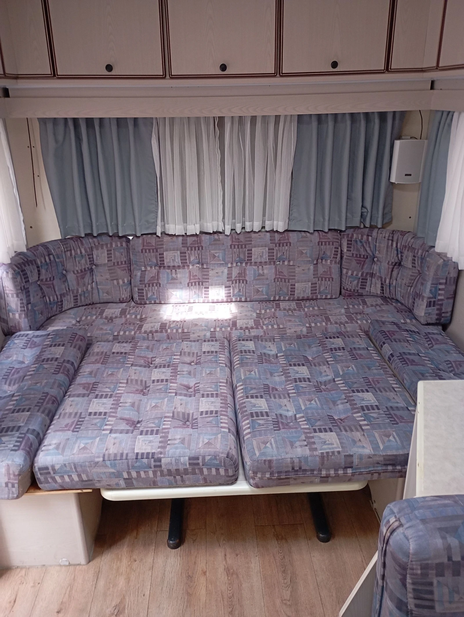 Каравана Knaus 1504, снимка 16 - Каравани и кемпери - 54173347