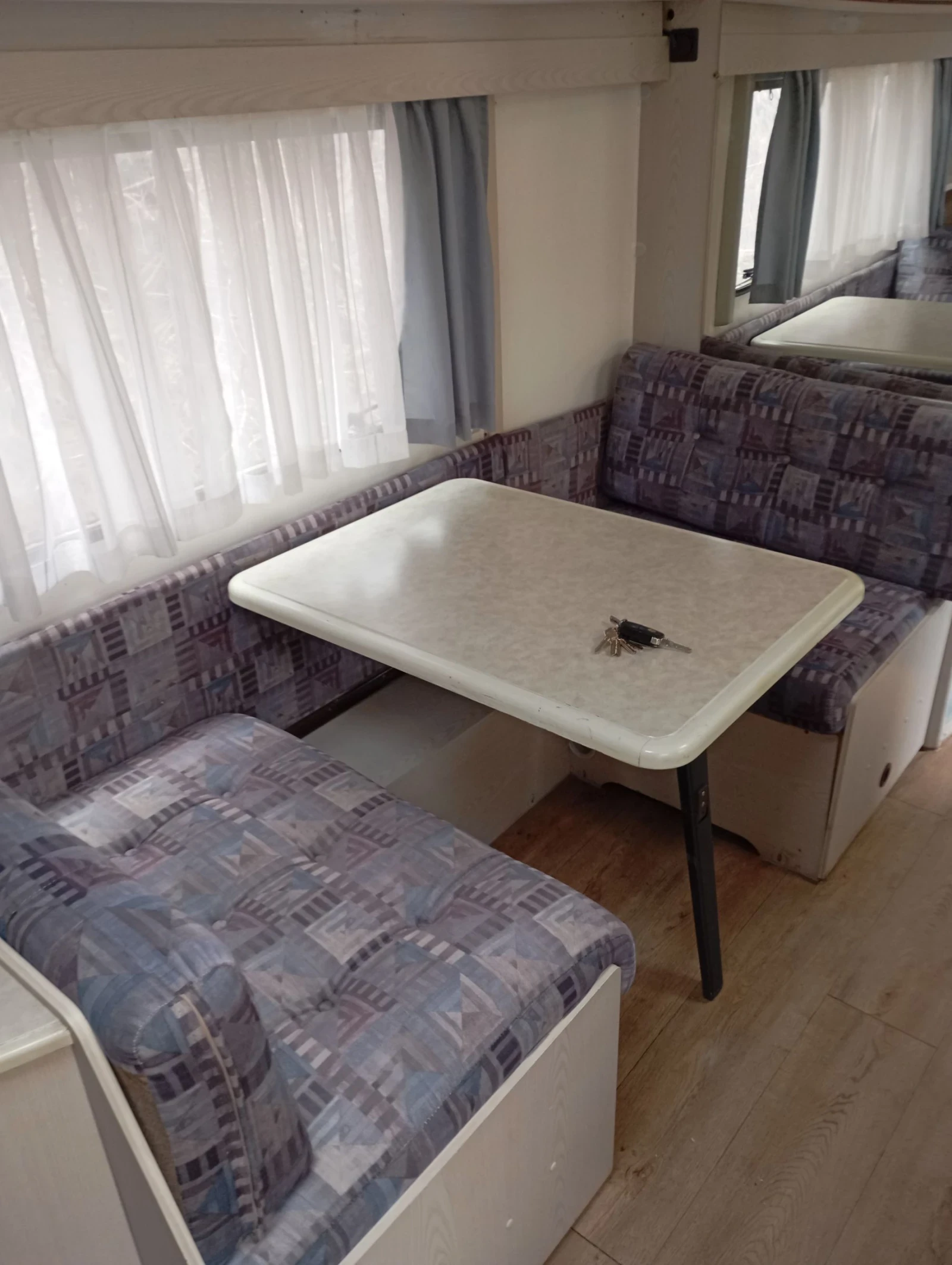 Каравана Knaus 1504, снимка 15 - Каравани и кемпери - 54173347