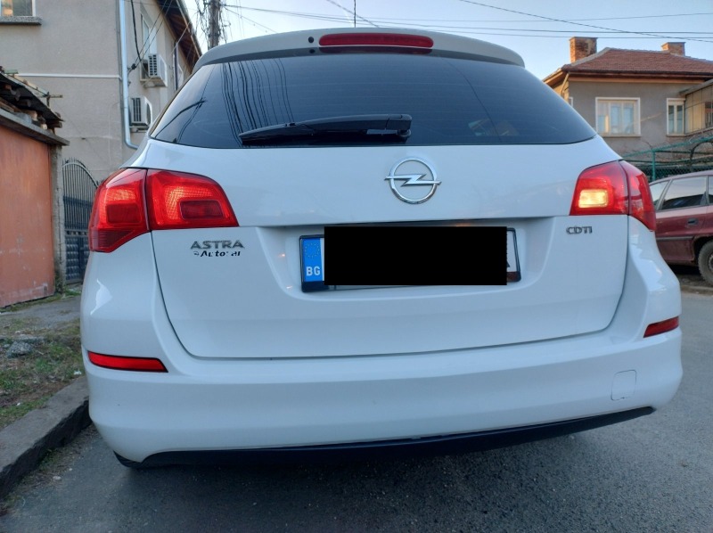 Opel Astra 1.7, снимка 4 - Автомобили и джипове - 44603249