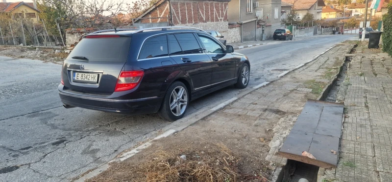 Mercedes-Benz C 220 2.2, снимка 3 - Автомобили и джипове - 48263401