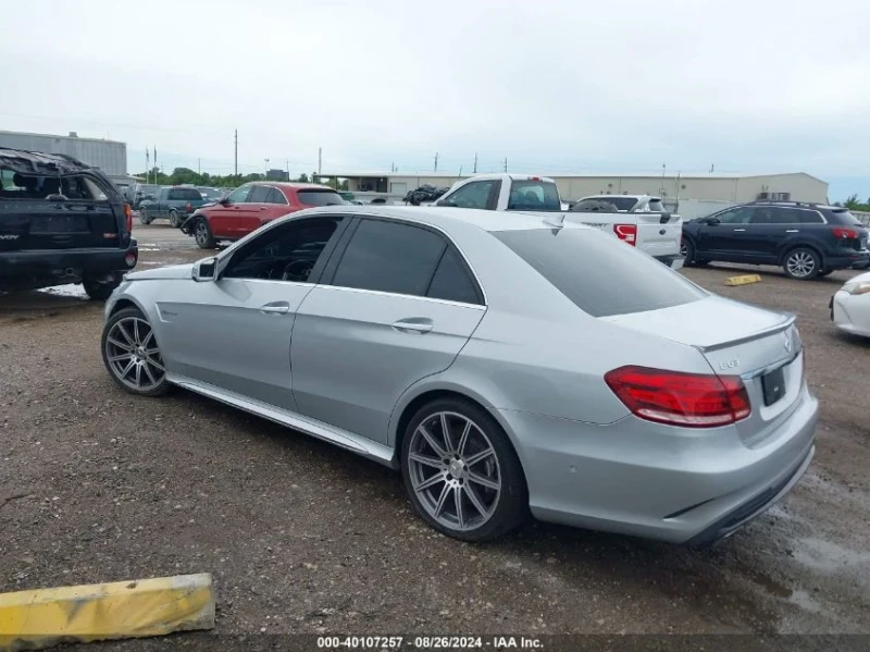 Mercedes-Benz E 63 AMG, снимка 3 - Автомобили и джипове - 48724244