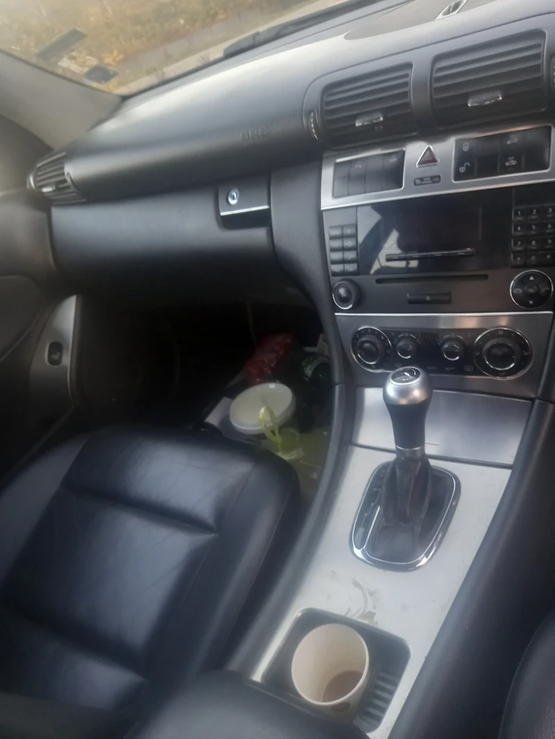 Mercedes-Benz C 270 Комби, снимка 12 - Автомобили и джипове - 48908172