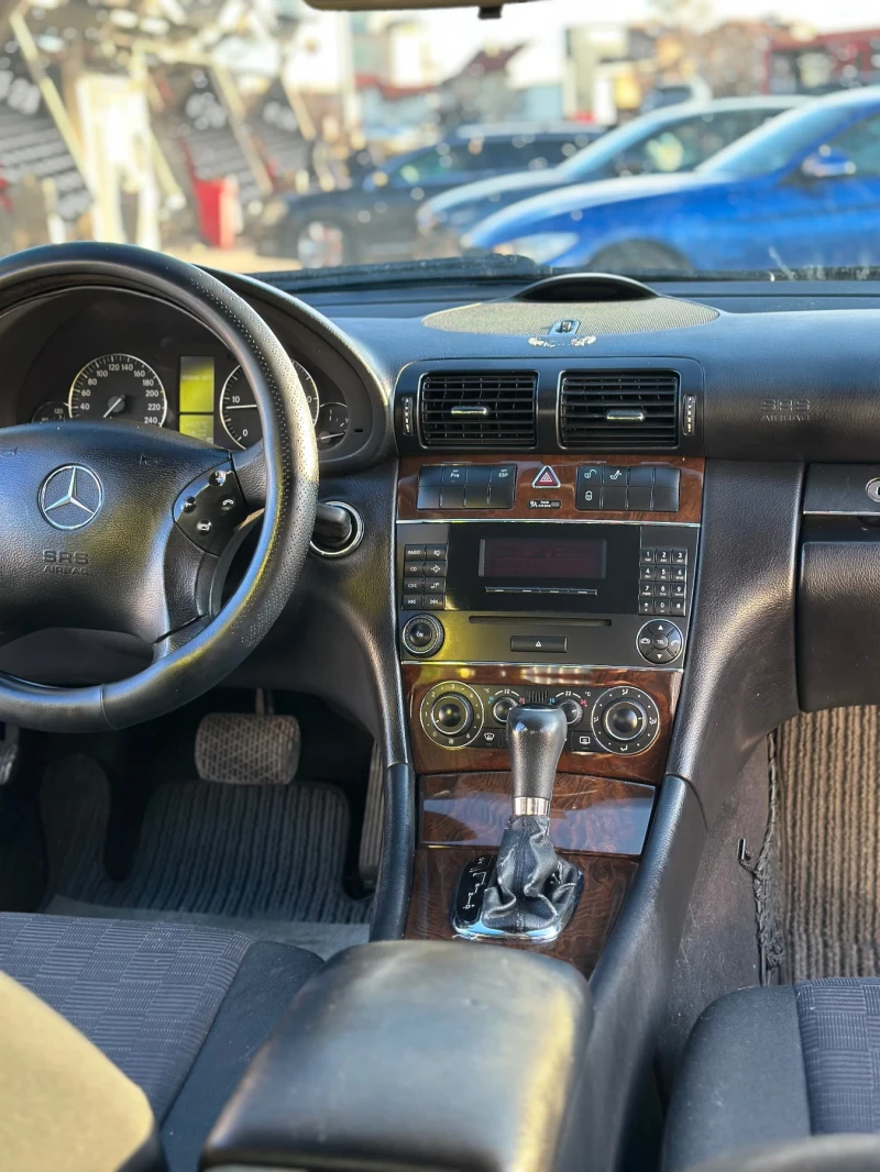 Mercedes-Benz C 200 Clasic, снимка 6 - Автомобили и джипове - 49349522