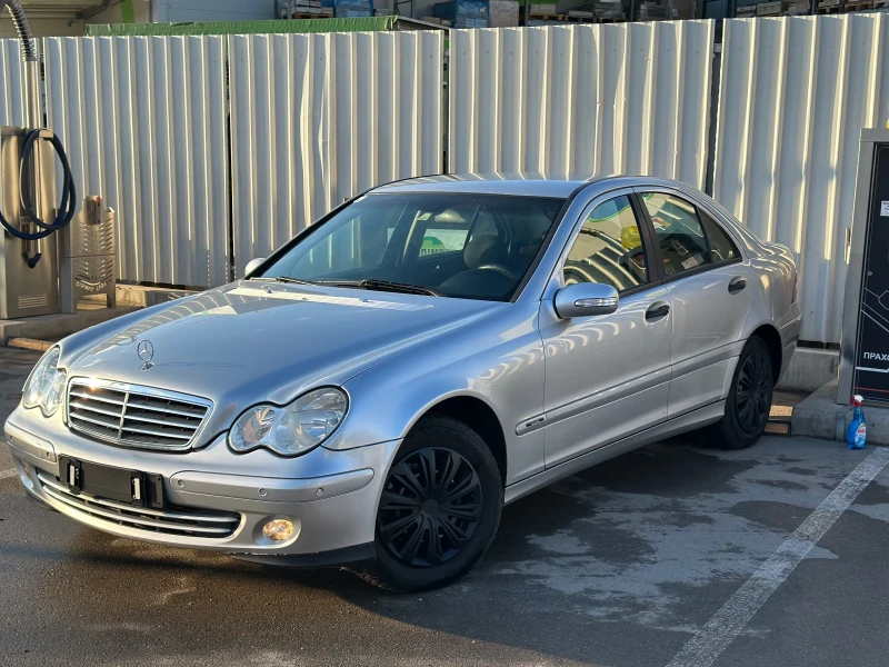 Mercedes-Benz C 200 Clasic, снимка 1 - Автомобили и джипове - 49349522