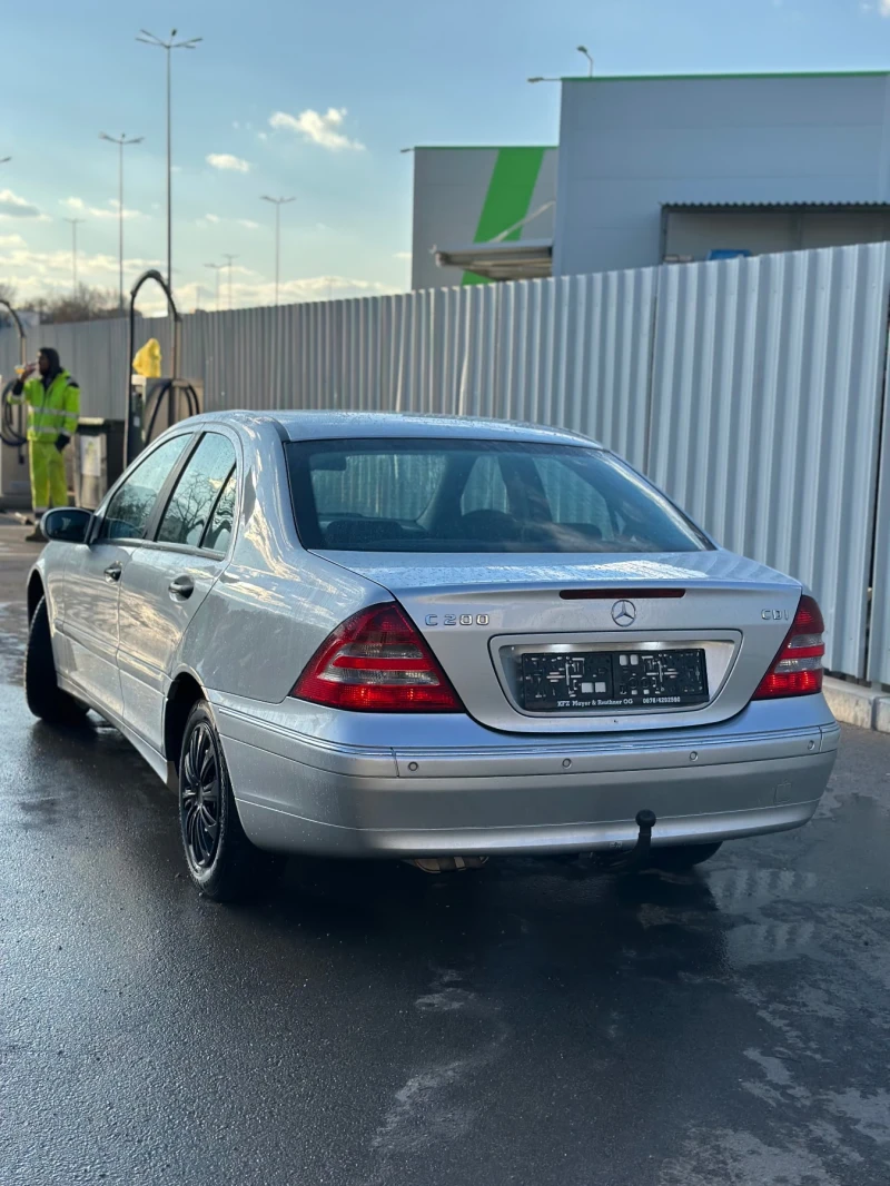 Mercedes-Benz C 200 Clasic, снимка 13 - Автомобили и джипове - 49349522