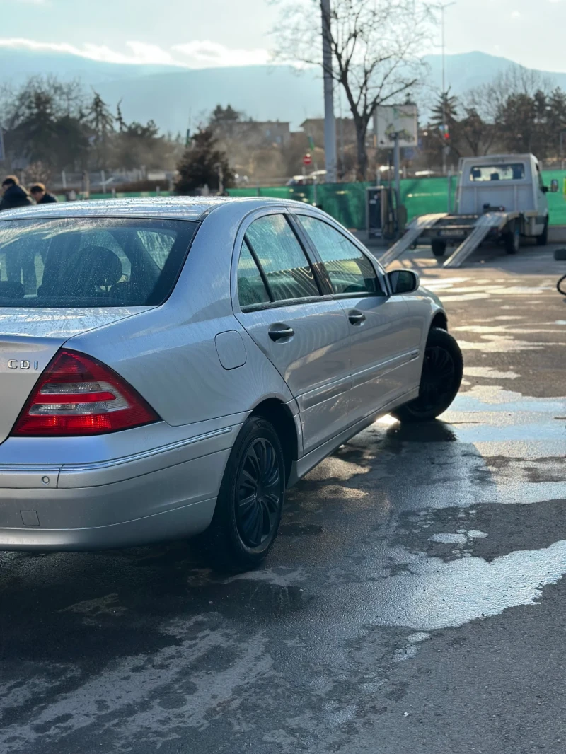 Mercedes-Benz C 200 Clasic, снимка 15 - Автомобили и джипове - 49349522