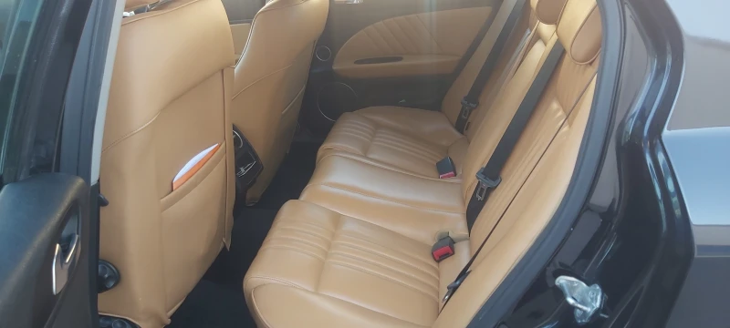 Alfa Romeo 159 1.9 JTd-NAVI, снимка 10 - Автомобили и джипове - 52119052