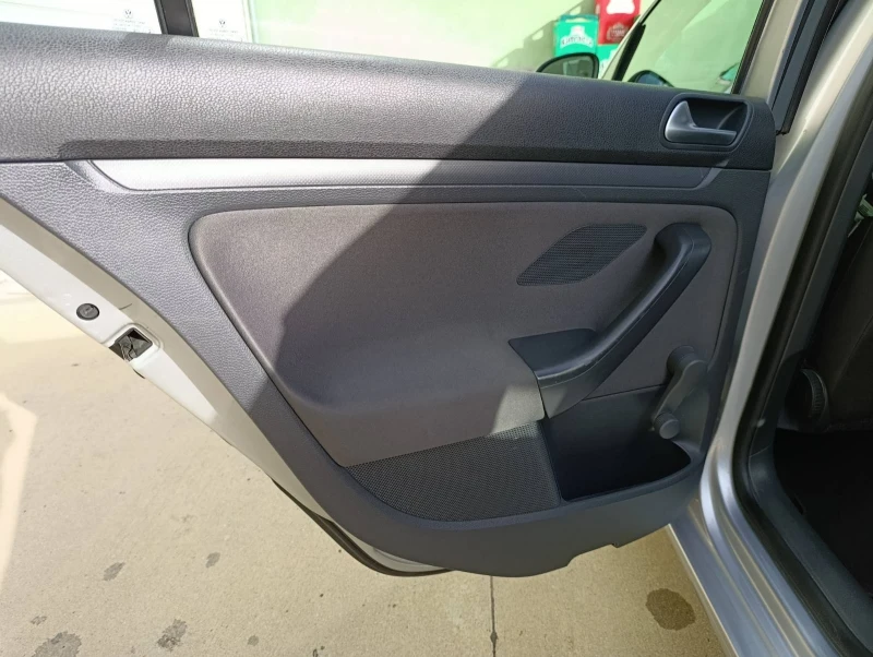 VW Golf 1.9 DSG, снимка 9 - Автомобили и джипове - 52291994